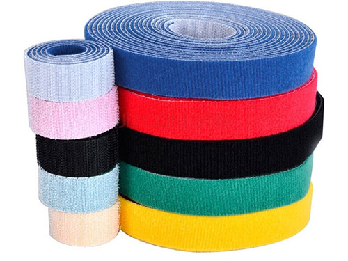 深圳市瑞鴻富科技有限公司是集于研發(fā)生產(chǎn)尼龍粘扣帶魔術(shù)貼、射出勾魔術(shù)貼、蘑菇頭魔術(shù)貼、細(xì)軟勾魔術(shù)貼、勾毛同體魔術(shù)貼、不抓毛魔術(shù)貼、發(fā)卷帶魔術(shù)貼、高周波電壓魔術(shù)貼、阻燃型防火魔術(shù)貼、背靠背粘扣帶魔術(shù)貼捆綁帶魔術(shù)貼扎帶、背膠沖型魔術(shù)貼、松緊彈力魔術(shù)貼、、3M魔術(shù)貼、魔術(shù)布/OK布、注塑袖口魔術(shù)貼、3D VR眼鏡頭帶、運動器材魔術(shù)貼、醫(yī)用魔術(shù)貼、數(shù)據(jù)線收納皮扣、研磨片魔術(shù)貼、特殊魔術(shù)貼等產(chǎn)品為粘扣扎帶提供最好的解決方案定制加工的大型廠家之一