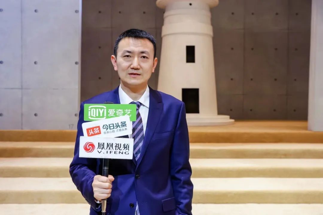 突破與自由，民族服裝定制品牌隆慶祥2023春夏新品發(fā)布會(huì)&ldquo;自由之境&rdquo;圓滿舉行