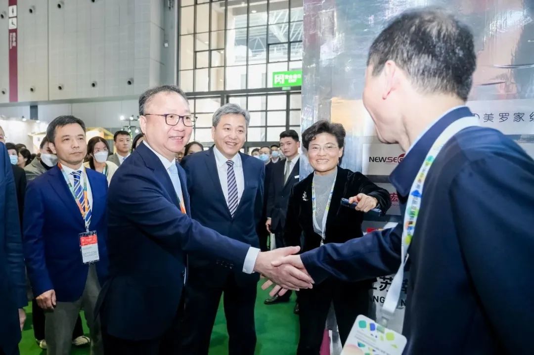 力為華夏添錦繡，織就神州好生活！2023中國(guó)紡聯(lián)春季聯(lián)展開(kāi)幕式暨棉紡消費(fèi)季活動(dòng)啟動(dòng)儀式舉行