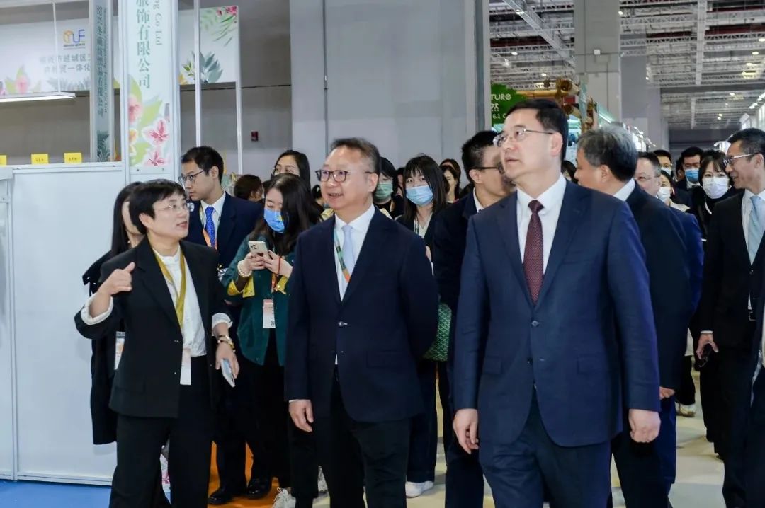 力為華夏添錦繡，織就神州好生活！2023中國(guó)紡聯(lián)春季聯(lián)展開(kāi)幕式暨棉紡消費(fèi)季活動(dòng)啟動(dòng)儀式舉行