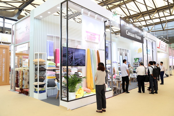 山東292家企業(yè)齊聚31屆華交會，青島家紡展團大放異彩