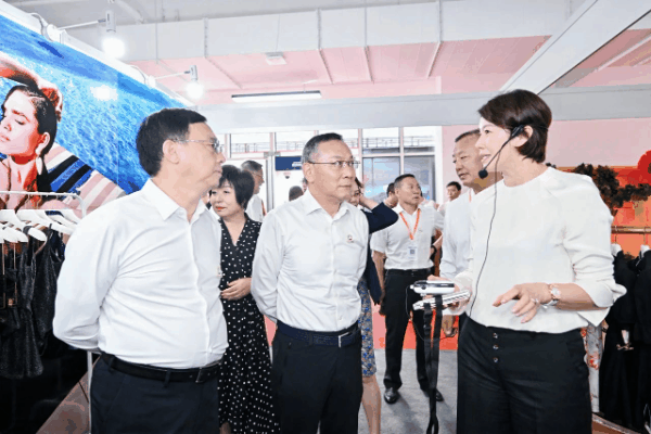 &ldquo;泳&rdquo;動興城！2024東北亞（興城）國際泳裝博覽會開幕