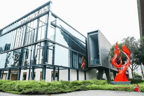 中國流行面料如何煥新當(dāng)代設(shè)計(jì)？聯(lián)動(dòng)雅瑩集團(tuán)，這場(chǎng)評(píng)審會(huì)為好創(chuàng)意持續(xù)加碼