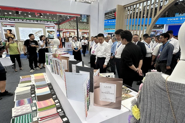 36家毛織企業(yè)抱團(tuán)參展中國（鄂爾多斯）國際羊絨羊毛展覽會，提升大朗品牌知名度 
