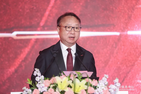中國紡聯(lián)會長孫瑞哲：以精誠為神、以日新為道，為中國紡織事業(yè)而努力