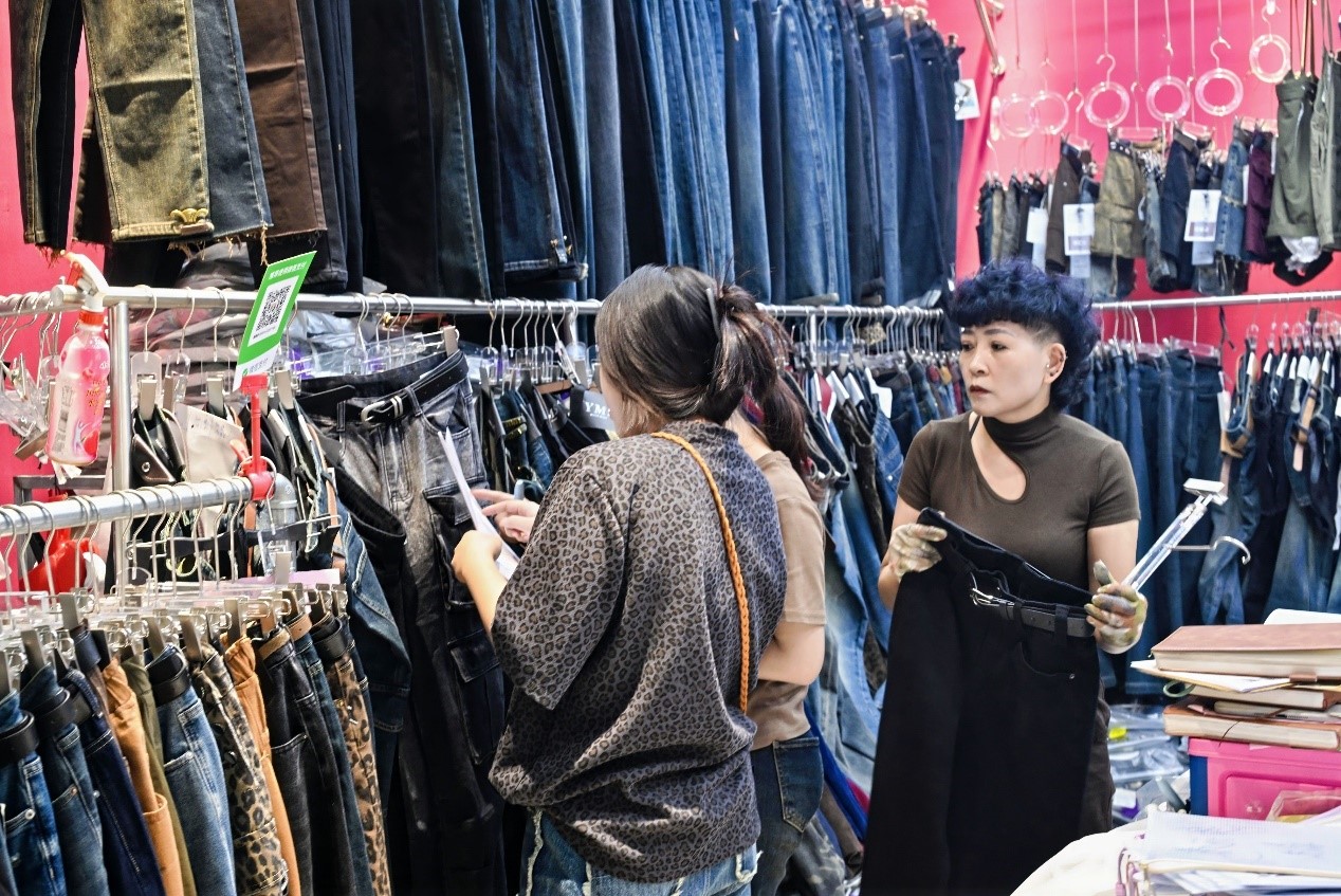 北緯40度再現(xiàn)百?gòu)?qiáng)海城新質(zhì)崛起，數(shù)智服尚續(xù)寫(xiě)霓裳西柳電商傳奇