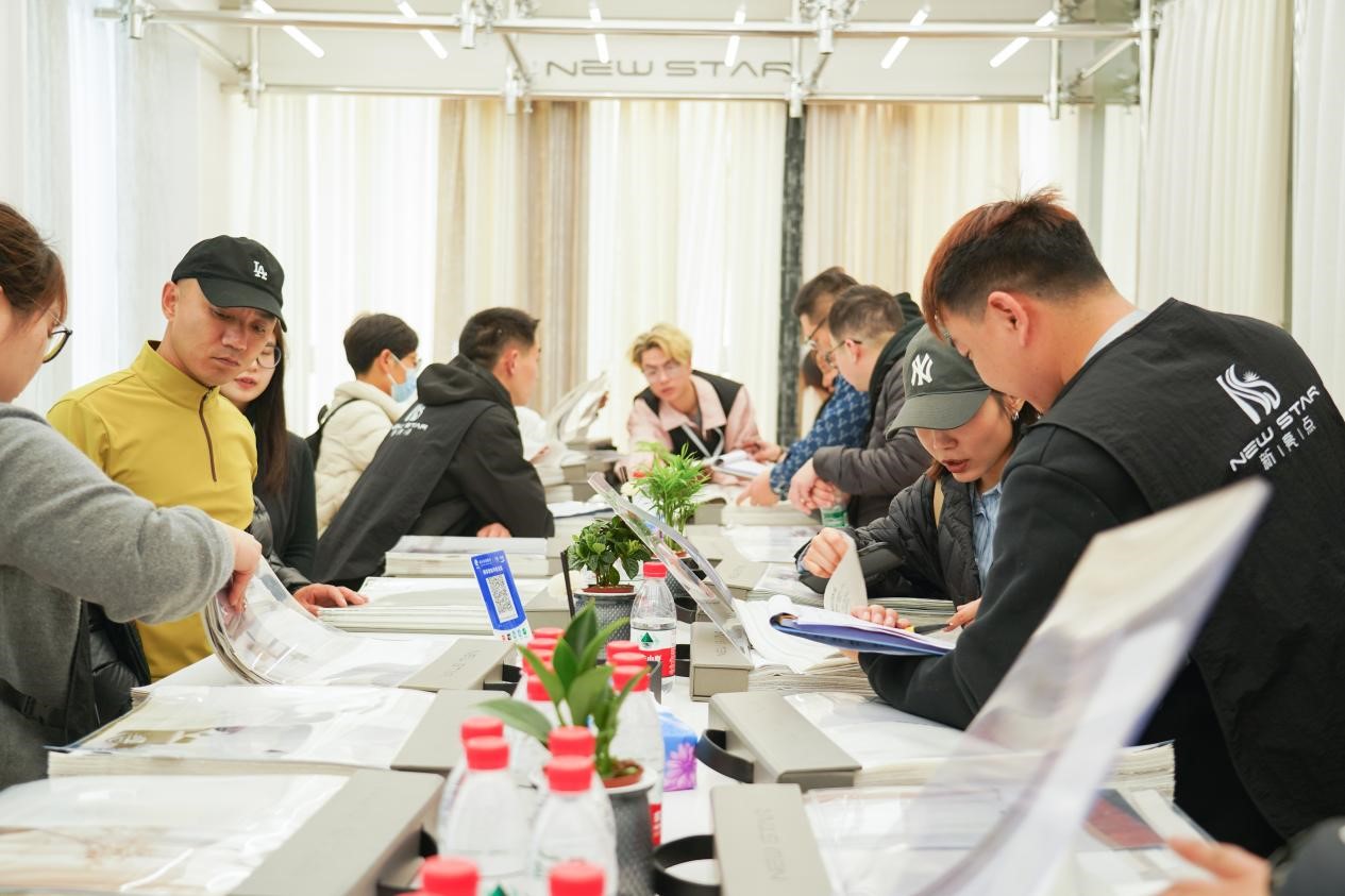 智造織就未來，錦韻潮動全球！2025海寧春季家博會今日啟幕
