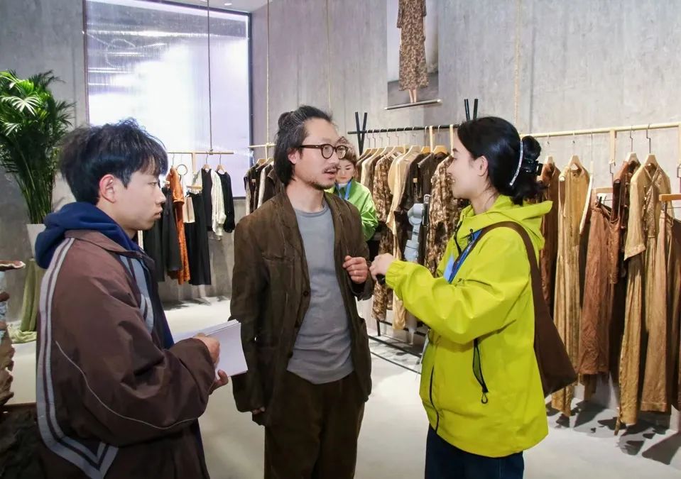 銀基廣場(chǎng)攜六大原創(chuàng)品牌亮相CHIC2025（春季），展現(xiàn)中部地區(qū)時(shí)尚力量