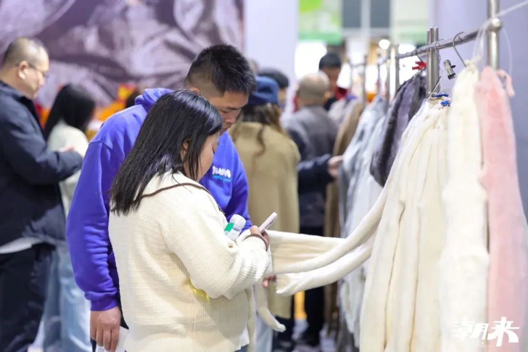 向&ldquo;心&rdquo;而生 逐&ldquo;質(zhì)&rdquo;而行 2025海寧中國國際皮革毛皮時(shí)裝面輔料展盛大開幕