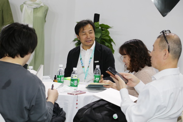 極致創(chuàng)新，讓迭代&reg;滌綸&ldquo;生態(tài)圈&rdquo;再次火爆2025yarnexpo春夏展