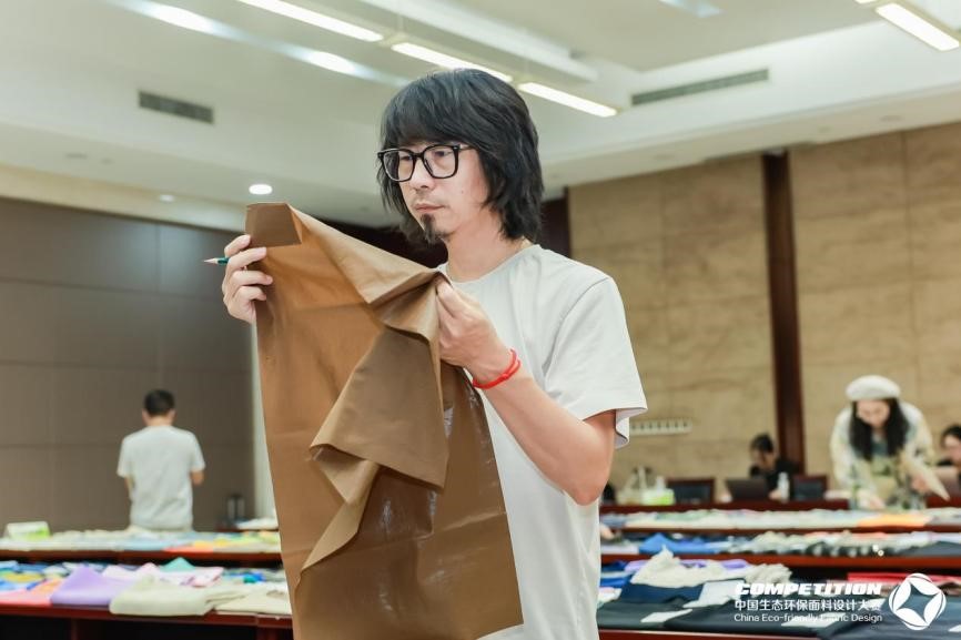 2800款面料&ldquo;綠動時尚&rdquo;，2025第八屆中國生態(tài)環(huán)保面料設(shè)計大賽評審會在盛澤舉辦！