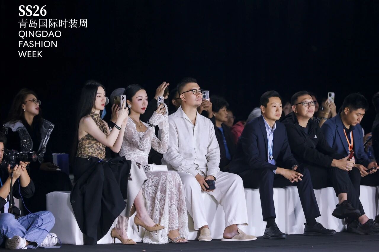 潮涌浮山灣畔 時尚綺夢啟航--2025中國（青島）國際時裝周盛大啟幕！