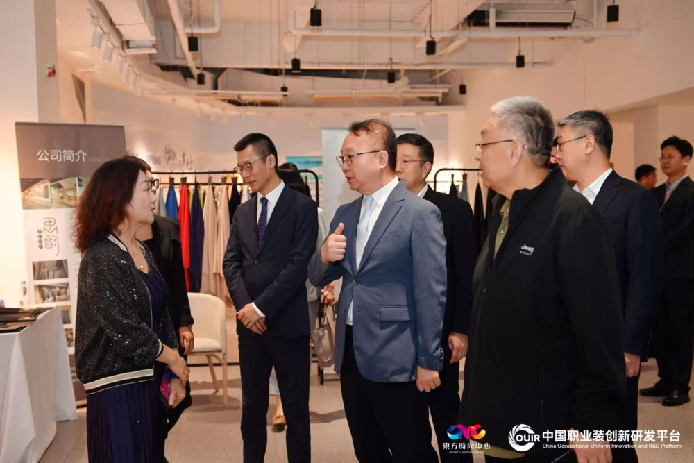聚焦全民國防教育作訓服與海上功能服，第二屆中國職業(yè)裝創(chuàng)新大會在青島啟幕