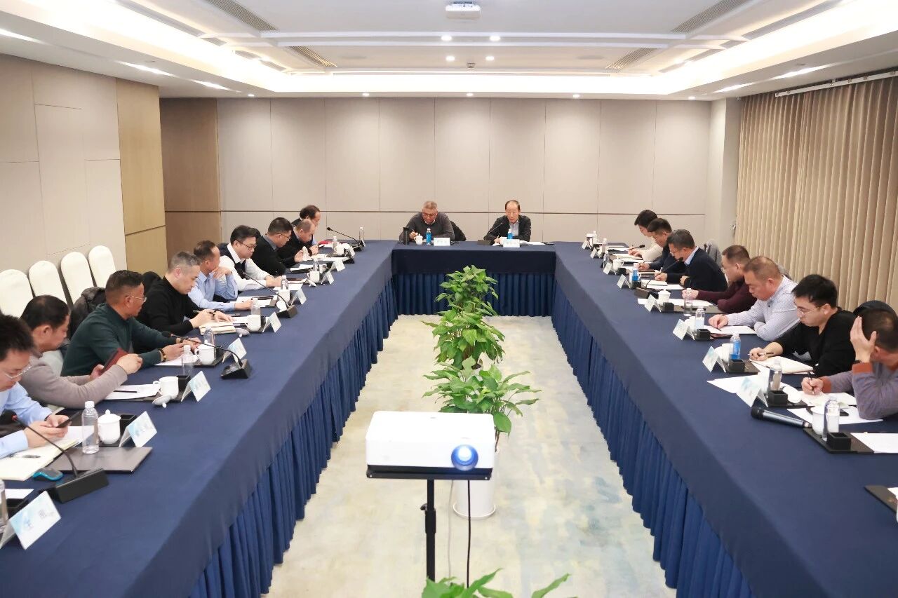 同心聚力 創(chuàng)新共生 | 2025年中國(guó)化學(xué)纖維工業(yè)協(xié)會(huì)超高分子量聚乙烯纖維分會(huì)年會(huì)在如東召開