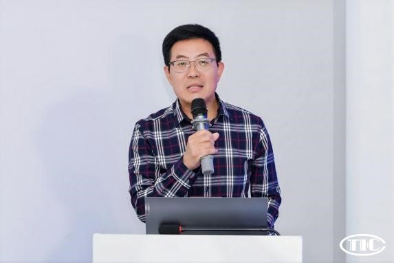 破解數(shù)字化管理難題！紡織數(shù)智轉(zhuǎn)型研討會在柯橋舉辦