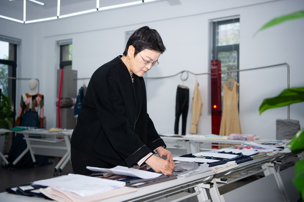 以人才培育為行業(yè)注入持久驅(qū)動(dòng)力！第十一屆十佳紡織面料設(shè)計(jì)師評(píng)審會(huì)于柯橋舉行