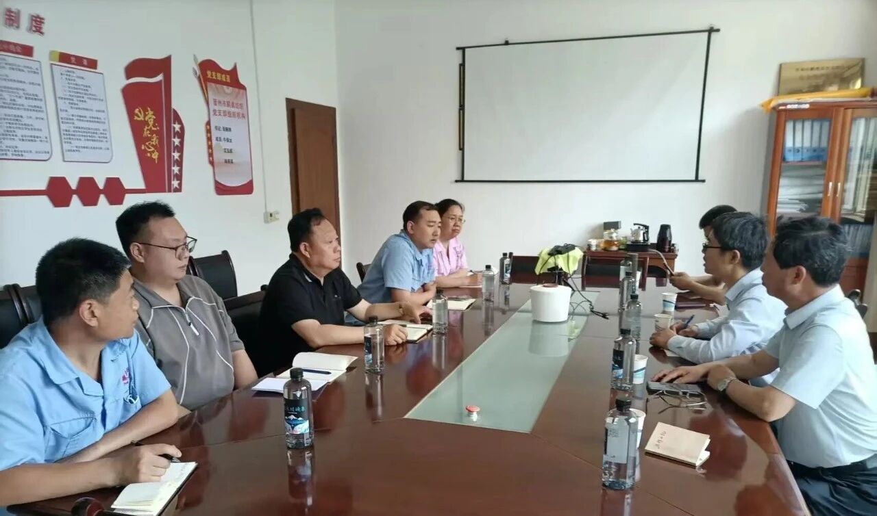  &ldquo;中國夢&middot;勞動美&rdquo;全國職工宣講團財貿(mào)輕紡煙草產(chǎn)業(yè)特色分團走進校園暨紡織行業(yè)&ldquo;勞模工匠助企行&rdquo;（石家莊站）活動成功舉行