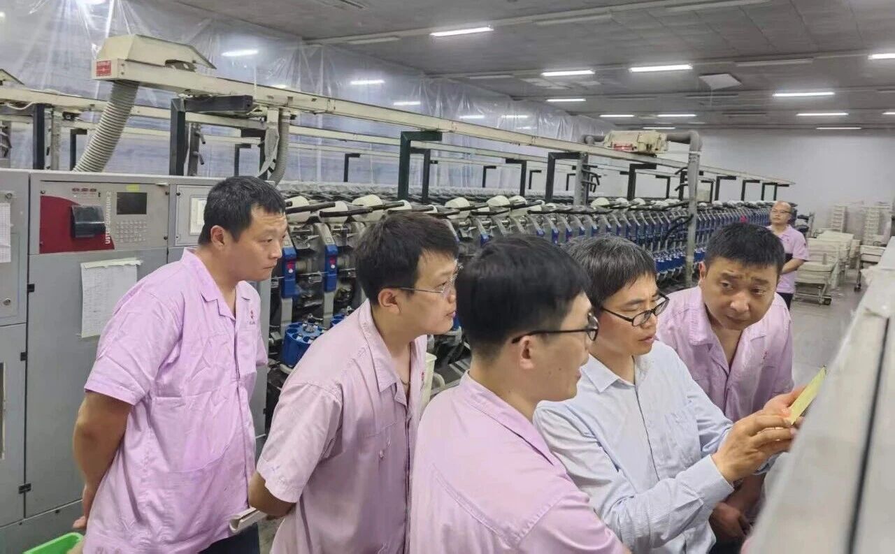 &ldquo;中國夢&middot;勞動美&rdquo;全國職工宣講團財貿(mào)輕紡煙草產(chǎn)業(yè)特色分團走進校園暨紡織行業(yè)&ldquo;勞模工匠助企行&rdquo;（石家莊站）活動成功舉行