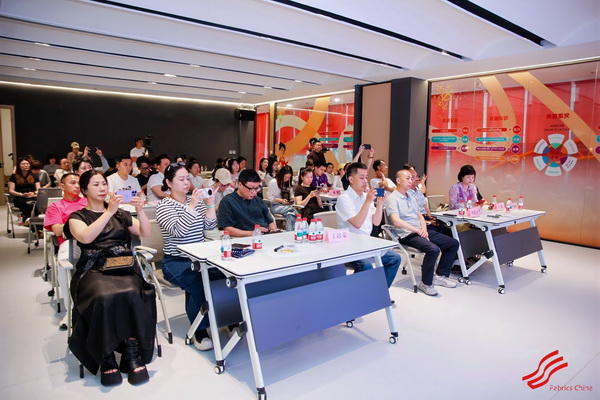 鏈接日常運動與大眾時尚！2027春夏面料趨勢沙龍深度解析專精產(chǎn)品開發(fā)